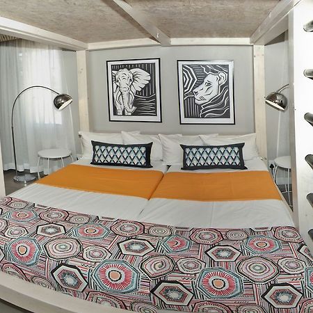 Вилла Gondwana Etosha Safari Camp Окаукуэджо Экстерьер фото