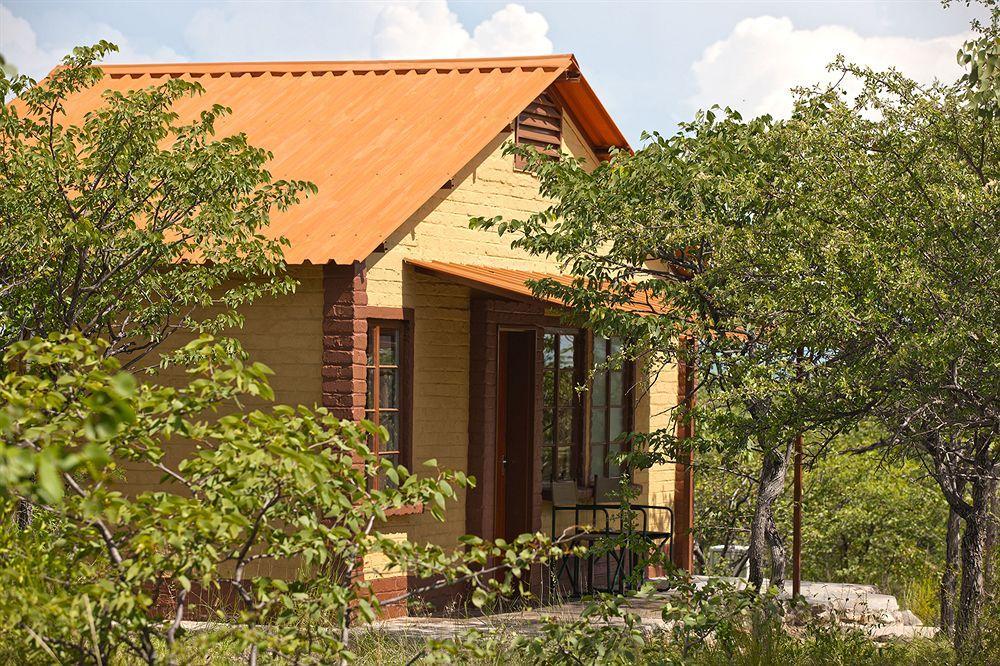 Вилла Gondwana Etosha Safari Camp Окаукуэджо Экстерьер фото