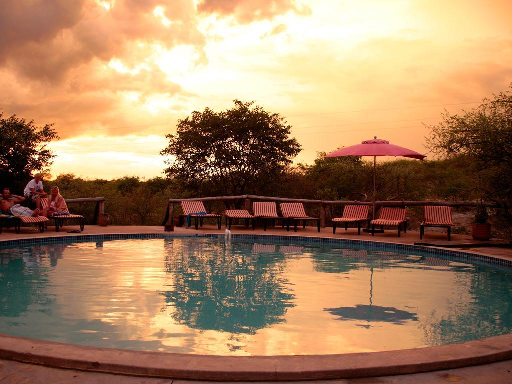 Вилла Gondwana Etosha Safari Camp Окаукуэджо Экстерьер фото