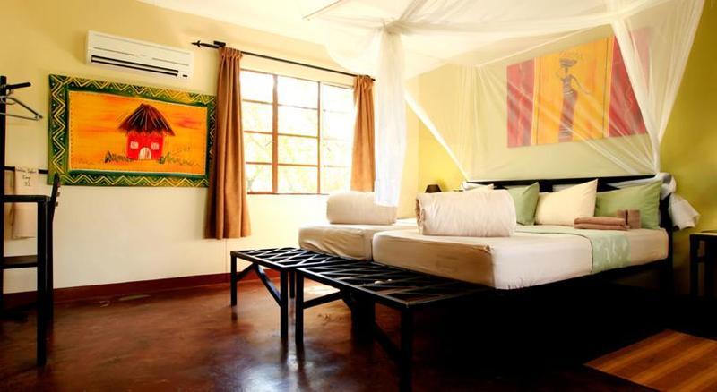 Вилла Gondwana Etosha Safari Camp Окаукуэджо Экстерьер фото