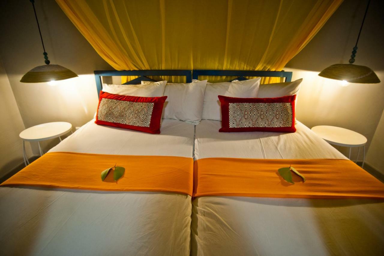 Вилла Gondwana Etosha Safari Camp Окаукуэджо Экстерьер фото