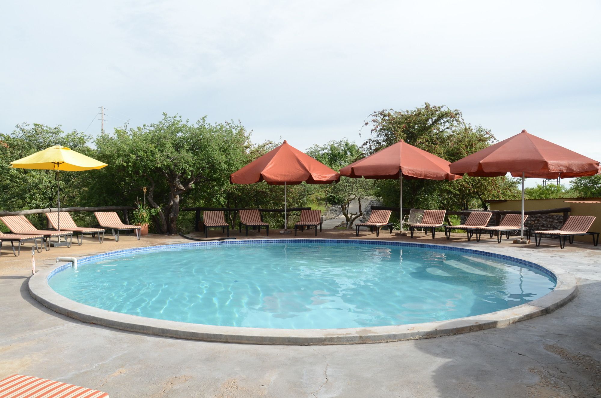 Вилла Gondwana Etosha Safari Camp Окаукуэджо Экстерьер фото